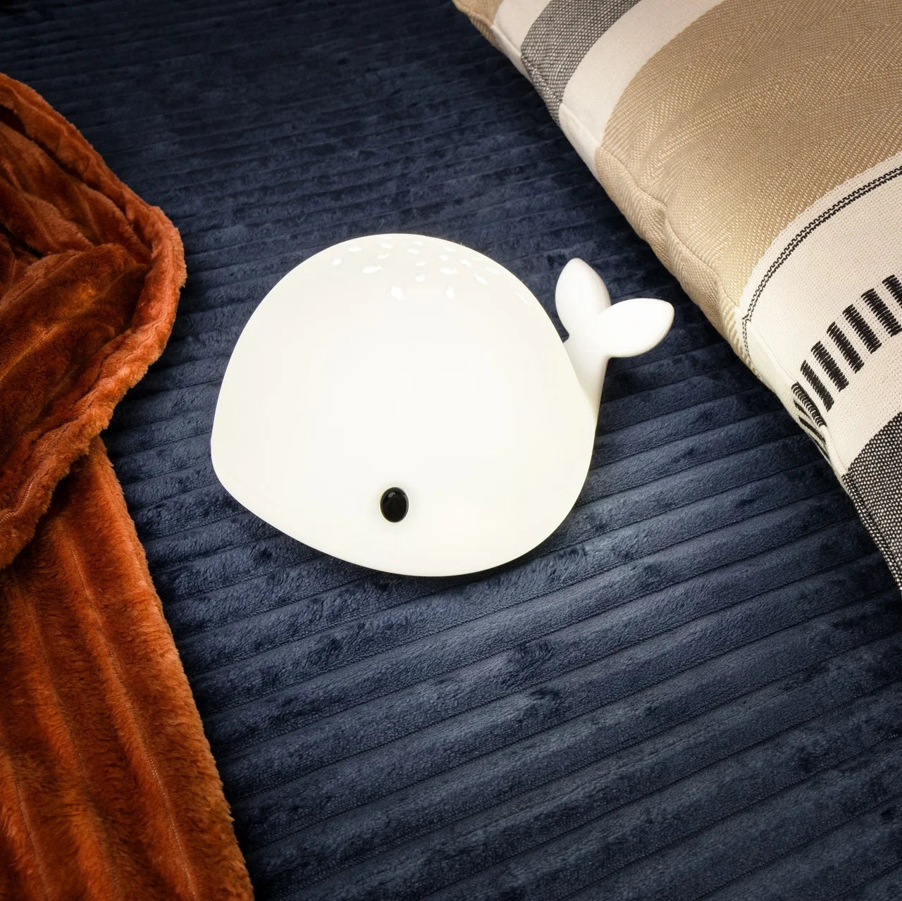 Silicone color-changing night light, Whale white