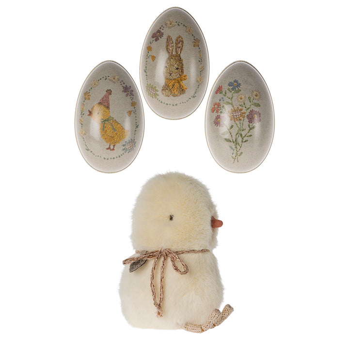 Pulcino mini peluche con uovo di Pasqua in metallo