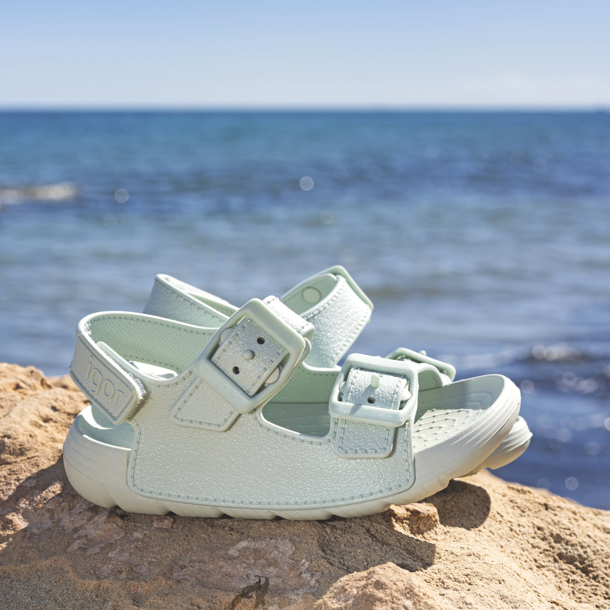 Lightweight and flexible sandals in soft rubber, Maui Menta