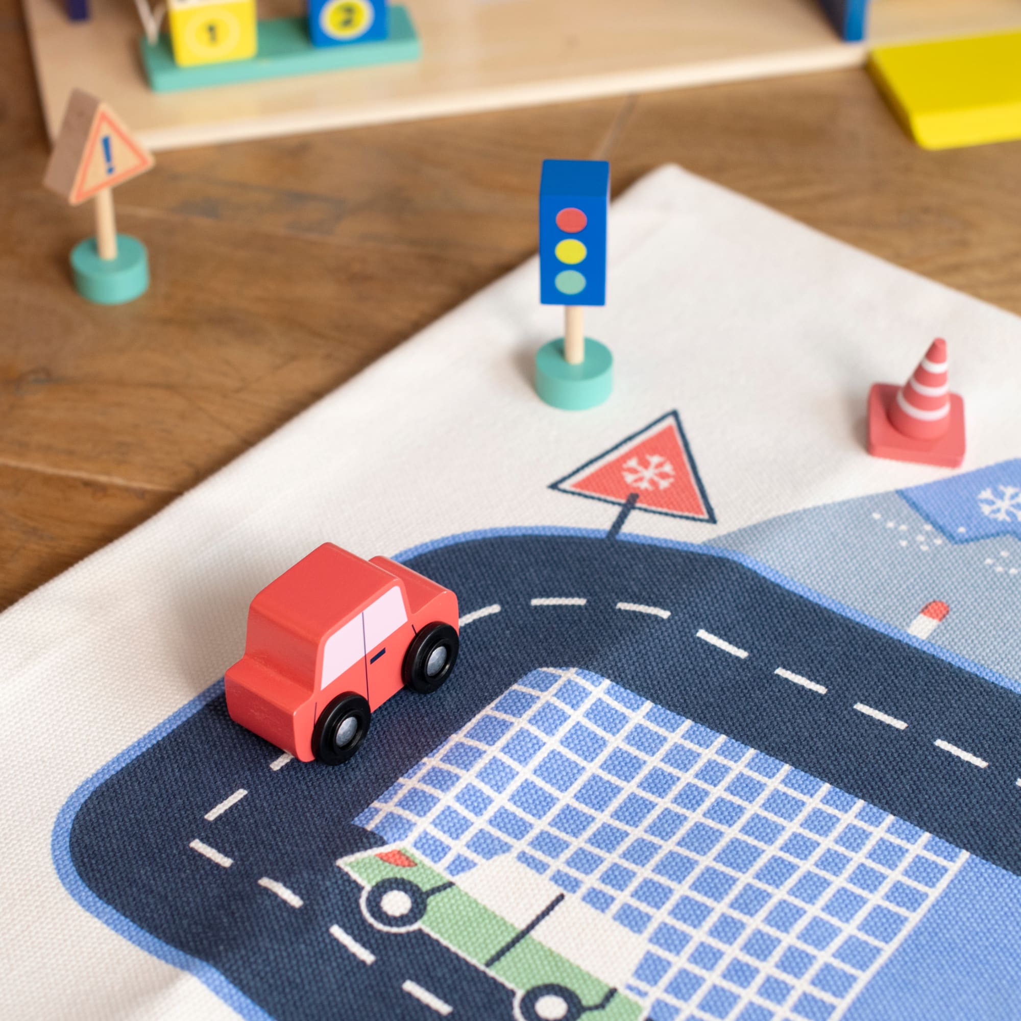 Circuit carpet for toy cars
