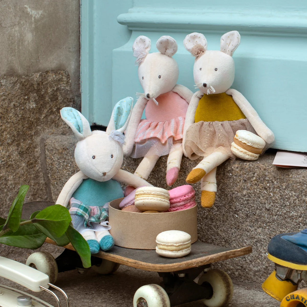 Lapin en peluche bleu