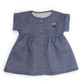 Moulin Roty | Abito in Chambray Denim Ciliegie, Fiona Pomme des bois
