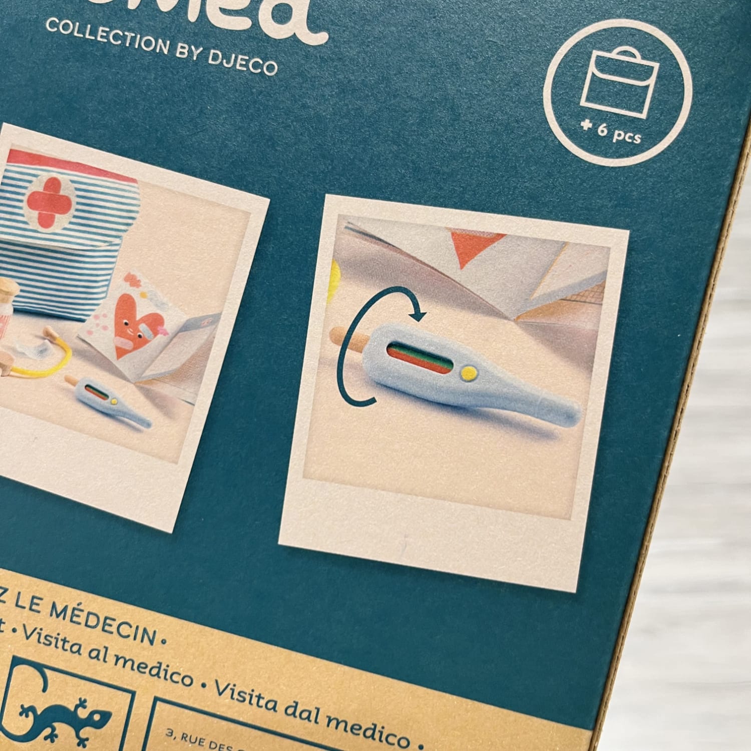 Djeco | Set visita dal medico in legno per bambole