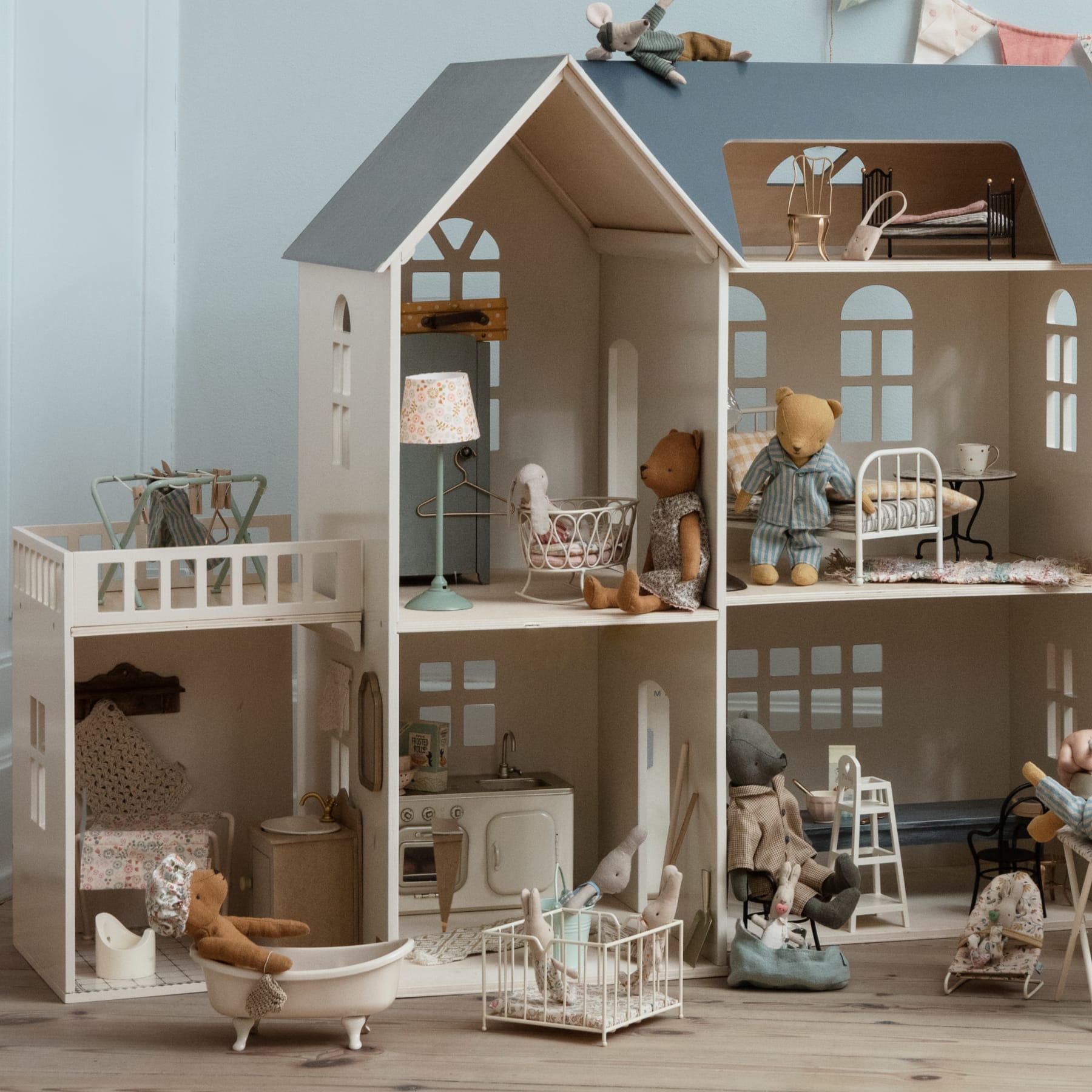 Miniature playpen, My and Baby Mouse