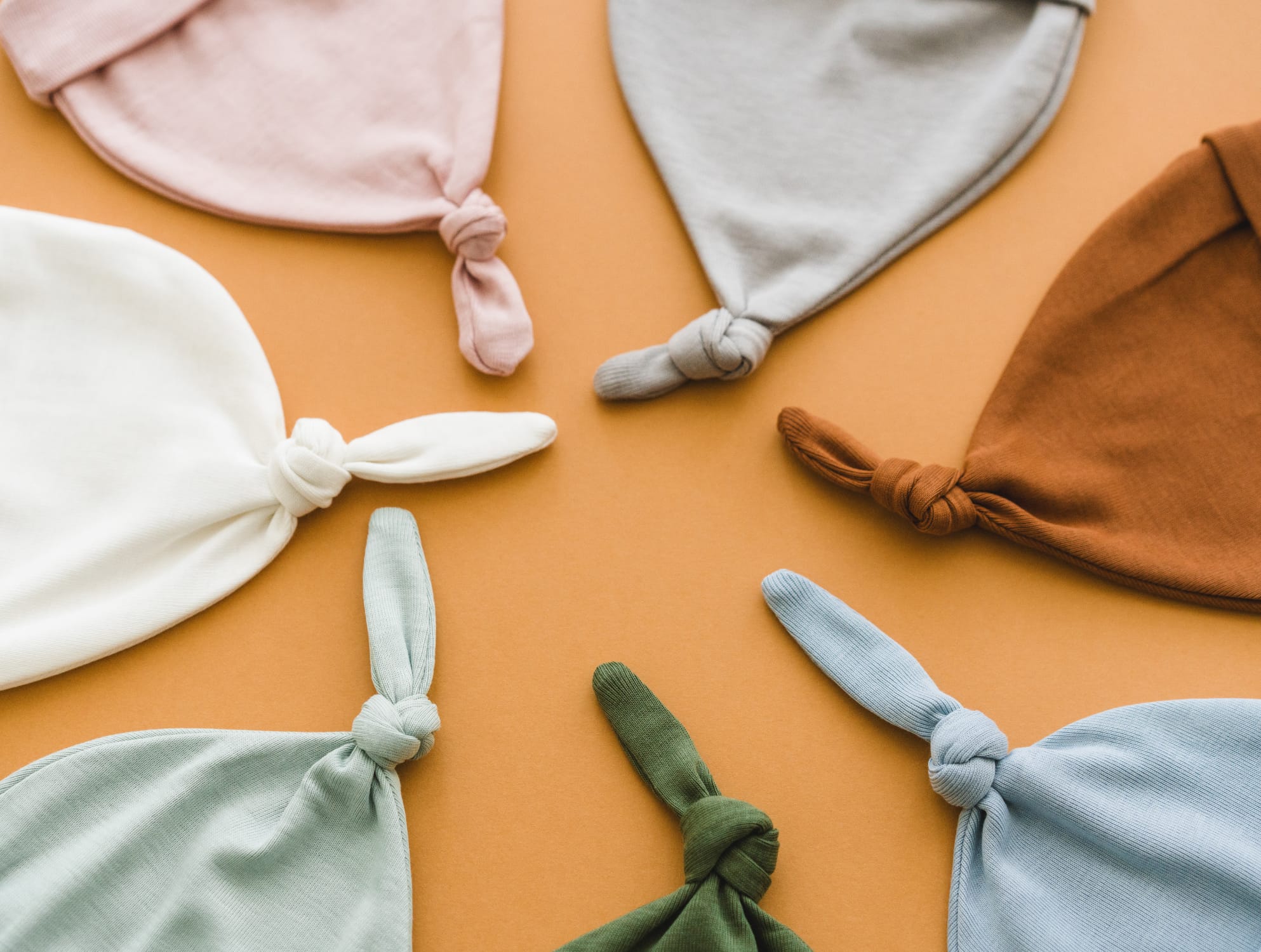 Baby hat with Natural knot